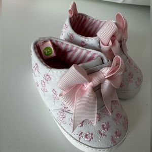 Baby shoes